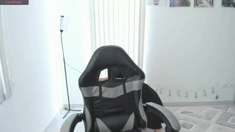 carlin1511 online show from April 21, 2026, 8:23 pm