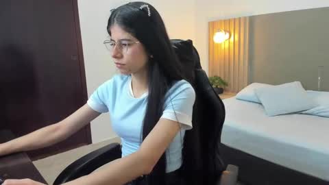 C A R L I N A online show from September 9, 2025, 12:26 pm