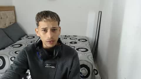 carlossmi01 online show from October 22, 2025, 2:06 pm