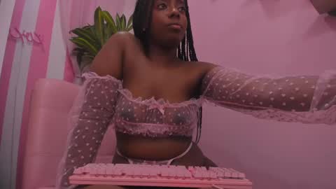 carlota online show from January 28, 2025, 11:07 pm