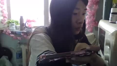 CarlyJoy online show from September 29, 2025, 7:35 am