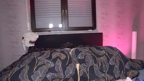 Luci online show from September 19, 2025, 7:47 pm