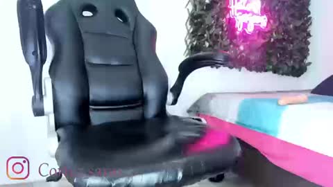 Snapshot of carmenn_leonn chatting on September 9, 2025, 2:16 pm Sara Cortez online show from September 9, 2025, 2:16 pm