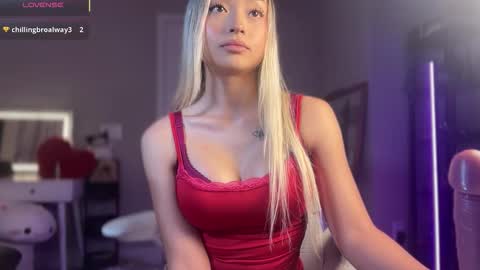 carmenxrose online show from October 25, 2025, 11:43 pm