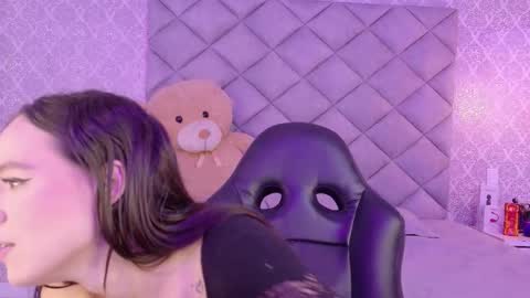 caro_adams1 online show from November 18, 2025, 12:42 pm