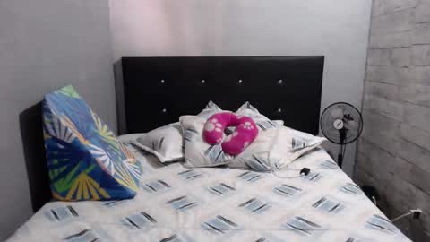 Snapshot of caro_milf_ chatting on October 25, 2025, 6:46 pm Caro milf online show from October 25, 2025, 6:46 pm