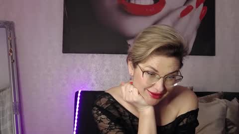 CaroJhones online show from February 21, 2025, 1:00 pm