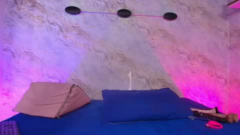 Carol online show from September 29, 2025, 7:19 pm