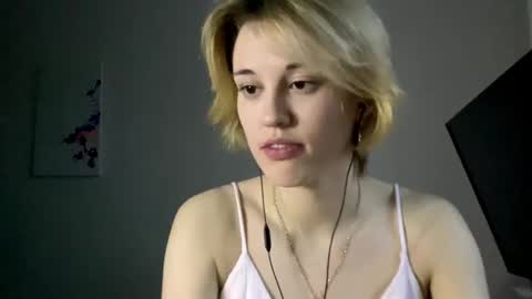 Call me Carol online show from November 15, 2025, 9:06 am