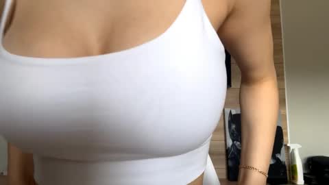 Snapshot of carolecronan chatting on May 13, 2026, 8:12 am Lisa online show from May 13, 2026, 8:12 am