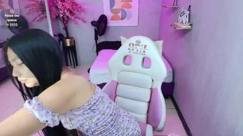 Snapshot of carolina_cherry chatting on April 28, 2026, 12:32 pm CAROLINA. online show from April 28, 2026, 12:32 pm
