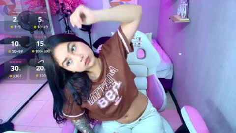 Snapshot of carolina_cherry chatting on May 2, 2026, 12:32 pm CAROLINA. online show from May 2, 2026, 12:32 pm