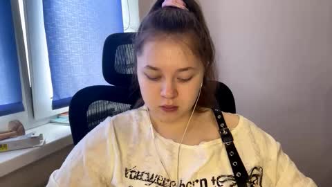 carolindueno online show from March 7, 2026, 8:00 am