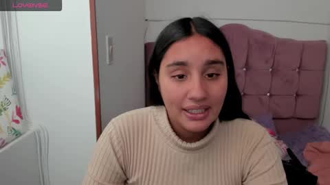 caroline_rodriguez_9 online show from November 13, 2025, 7:13 pm