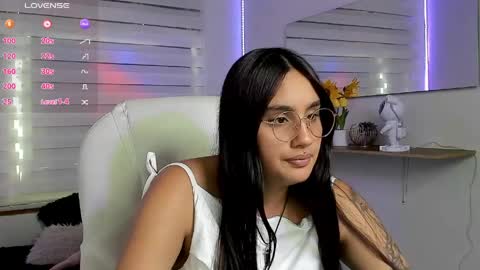 caroline_rodriguez_9 online show from April 18, 2026, 9:26 pm