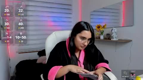 caroline_rodriguez_9 online show from April 21, 2026, 1:42 am