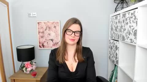 CarolineAmore online show from February 4, 2025, 3:26 pm