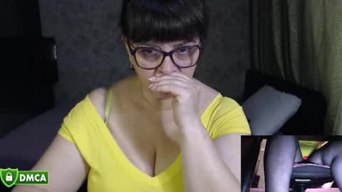 CarolineDream  online show from September 12, 2025, 4:45 am