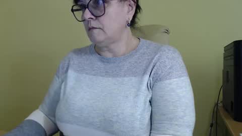 CarolineDream  online show from September 22, 2025, 12:18 pm