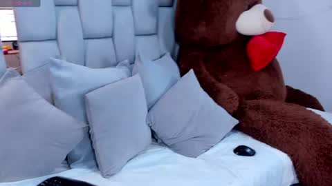 Caroline  online show from July 22, 2026, 5:27 pm