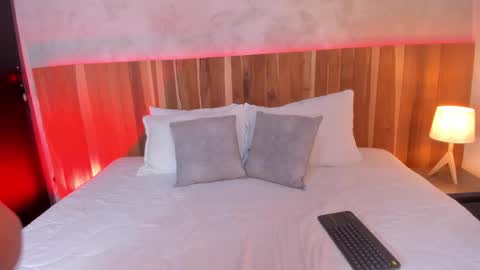 Snapshot of carolineejoness chatting on November 17, 2025, 6:46 pm Caroline online show from November 17, 2025, 6:46 pm