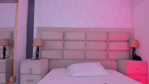 Caroline online show from April 20, 2026, 12:30 pm