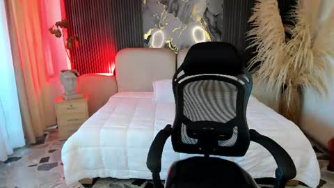Snapshot of carolinefyre chatting on July 2, 2026, 12:44 pm Caroline online show from July 2, 2026, 12:44 pm