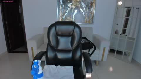 Caro online show from March 9, 2025, 10:19 am