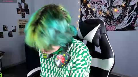 CarolineRichter online show from April 22, 2026, 2:36 am