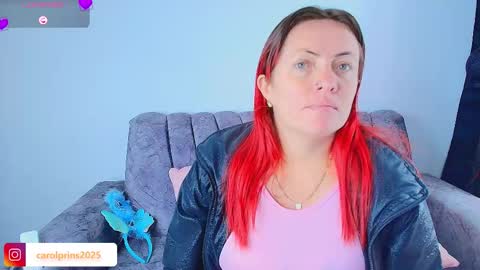 Carolinhe  online show from October 14, 2025, 8:09 pm