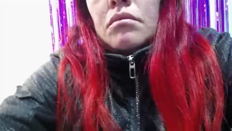 Carolinhe  online show from February 9, 2026, 12:31 pm