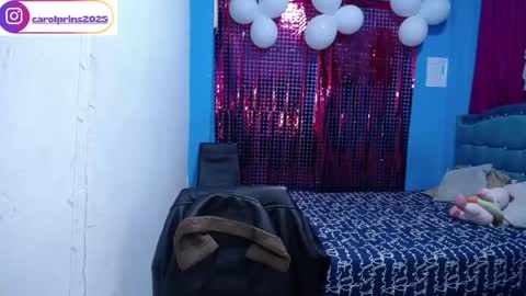 Carolinhe  online show from April 15, 2026, 11:16 pm