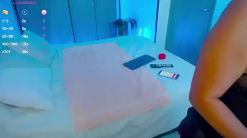 CarolinneFiotti online show from September 12, 2025, 2:39 pm