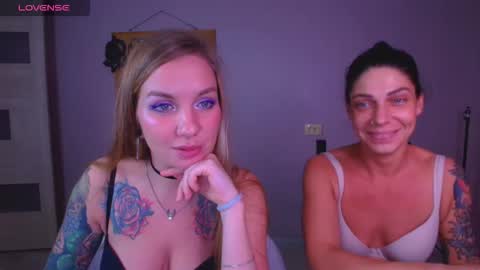 Snapshot of carrie_moonshine chatting on November 3, 2025, 7:37 pm Carrie online show from November 3, 2025, 7:37 pm