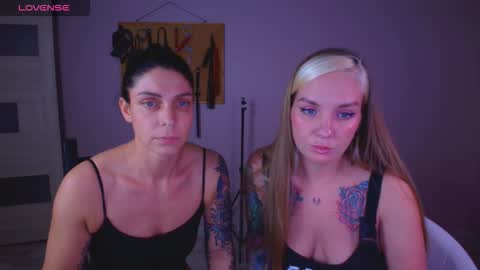 Snapshot of carrie_moonshine chatting on November 17, 2025, 6:24 pm Carrie online show from November 17, 2025, 6:24 pm