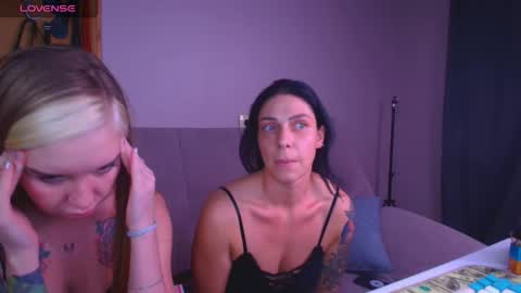 Snapshot of carrie_moonshine chatting on November 28, 2025, 6:54 pm Carrie online show from November 28, 2025, 6:54 pm