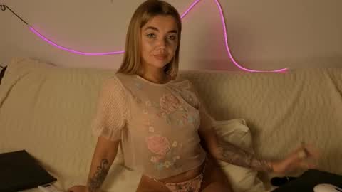 carriebradshawww online show from October 10, 2025, 2:38 pm