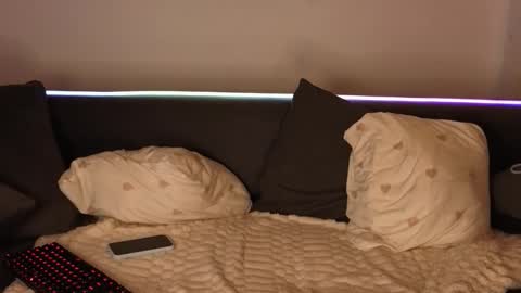 carriebradshawww online show from November 19, 2025, 9:59 pm