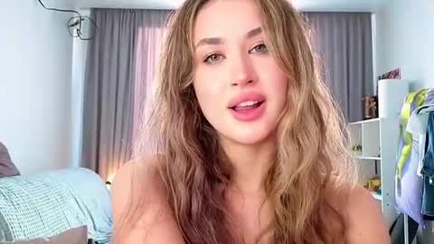 Snapshot of carrybodrick chatting on July 17, 2026, 4:12 pm Kira online show from July 17, 2026, 4:12 pm