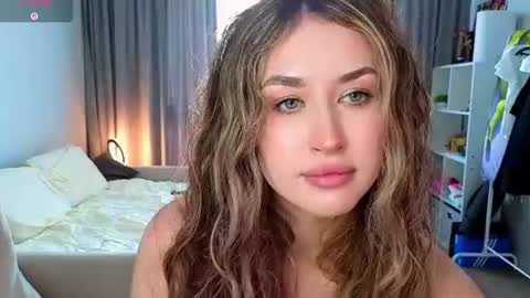 Snapshot of carrybodrick chatting on July 19, 2026, 4:22 pm Kira online show from July 19, 2026, 4:22 pm