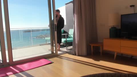 Anna Jones and Larry Jones online show from December 24, 2024, 12:00 pm