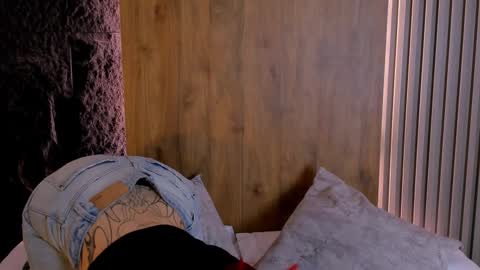 Casandra  online show from December 10, 2024, 7:32 pm