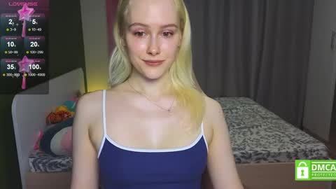 Snapshot of caseylabow chatting on June 5, 2026, 5:25 am My name is Casey... Nice to meet you I will be happy to have funthumbs up please its important online show from June 5, 2026, 5:25 am