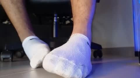 cash_master777 online show from April 16, 2026, 5:03 pm