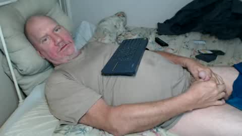 Snapshot of casinocam chatting on June 17, 2026, 4:30 pm CasinoCam online show from June 17, 2026, 4:30 pm