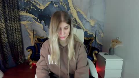 Lena online show from March 12, 2025, 7:13 am