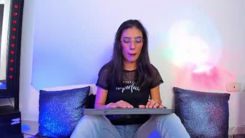 Snapshot of casseydagger chatting on June 13, 2026, 4:32 am CASSEY online show from June 13, 2026, 4:32 am