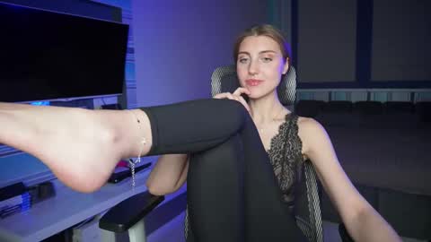 Seductress Cassia  FINDOM AND SADISM  NO NUDE online show from October 19, 2025, 4:40 pm