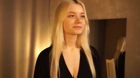 Cassie online show from March 7, 2025, 3:07 pm