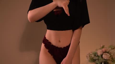 Cassie online show from December 18, 2025, 2:45 pm